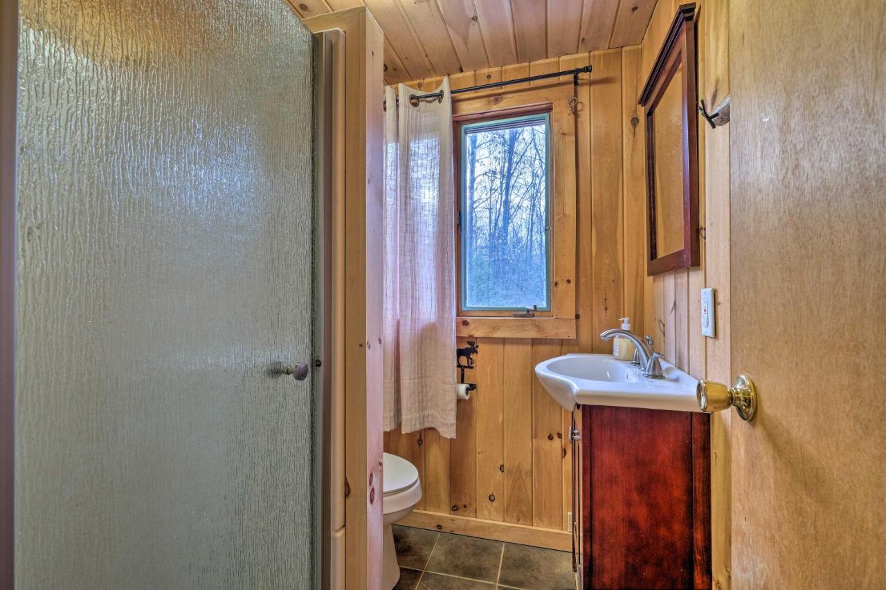 Secluded Johnsburg Retreat With Hot Tub And Fire Pit别墅 外观 照片